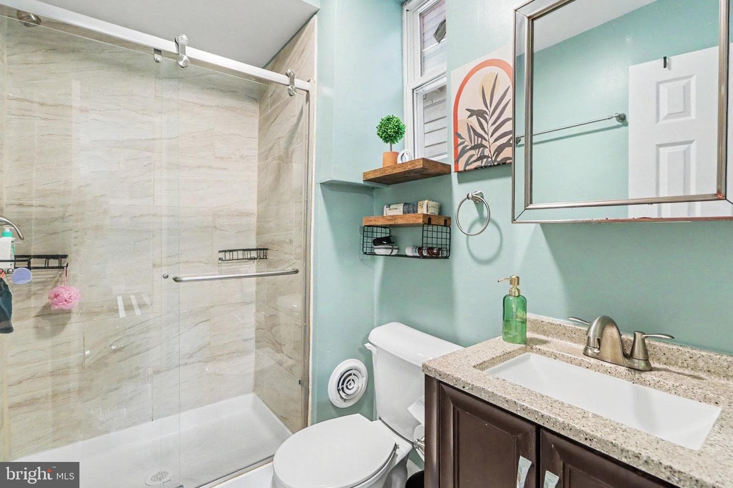 222 Emerald Street photo 25