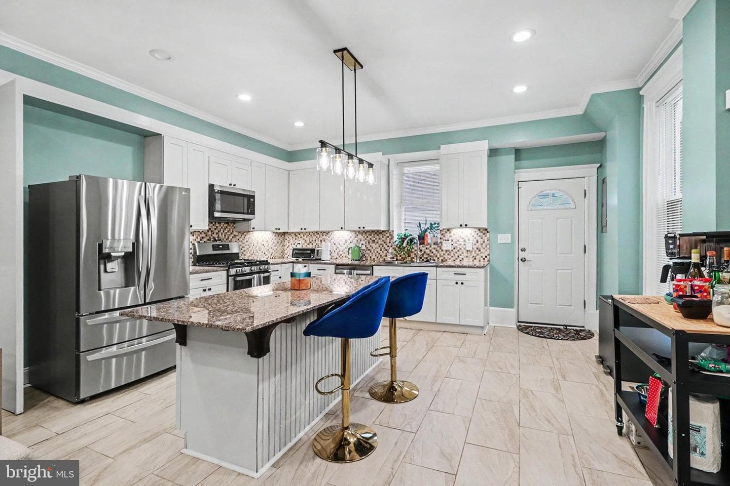 222 Emerald Street photo 8