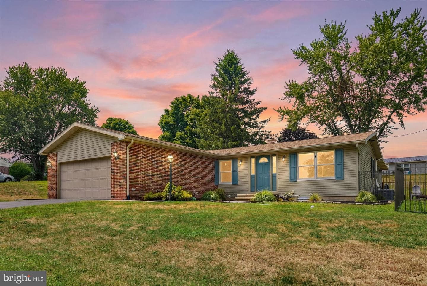 120 Denison Drive photo 29