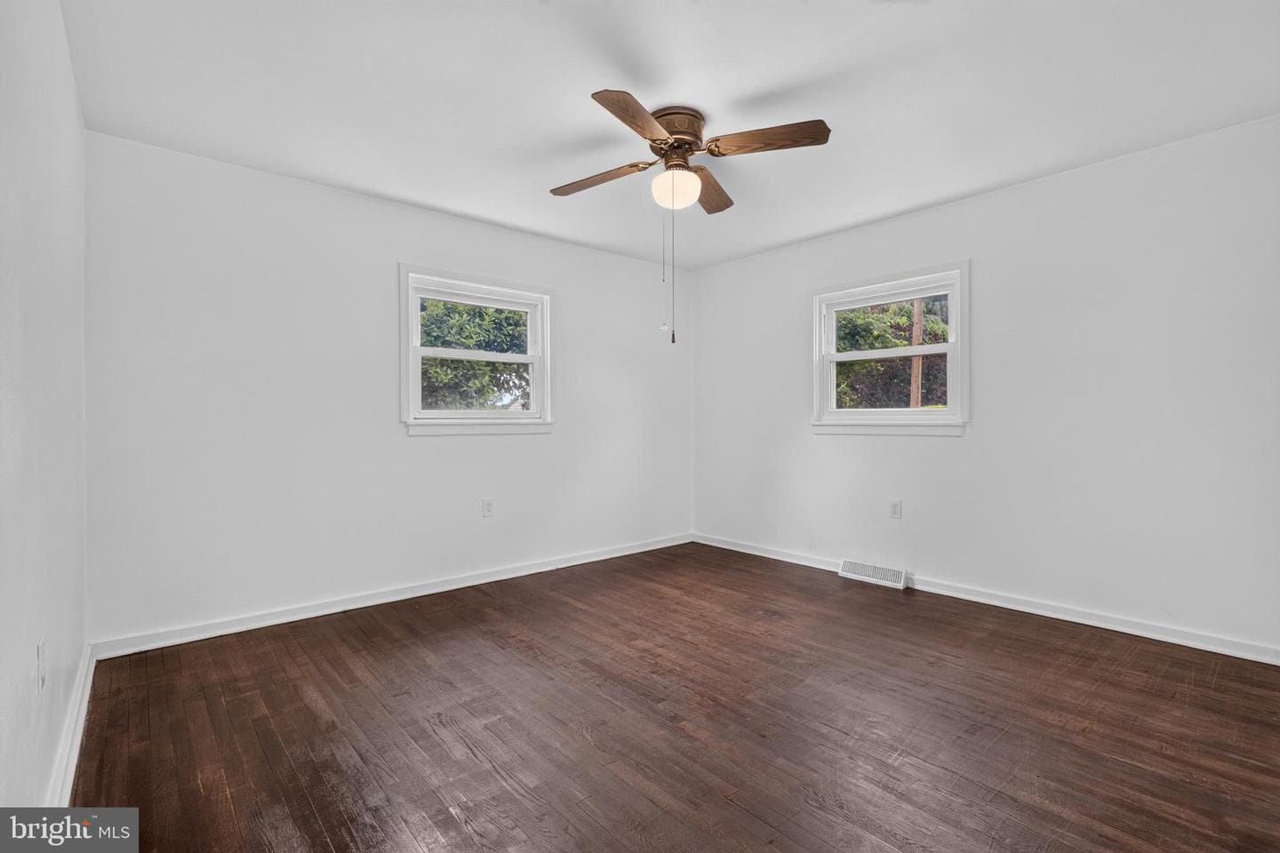 5595 Arminda Street photo 13
