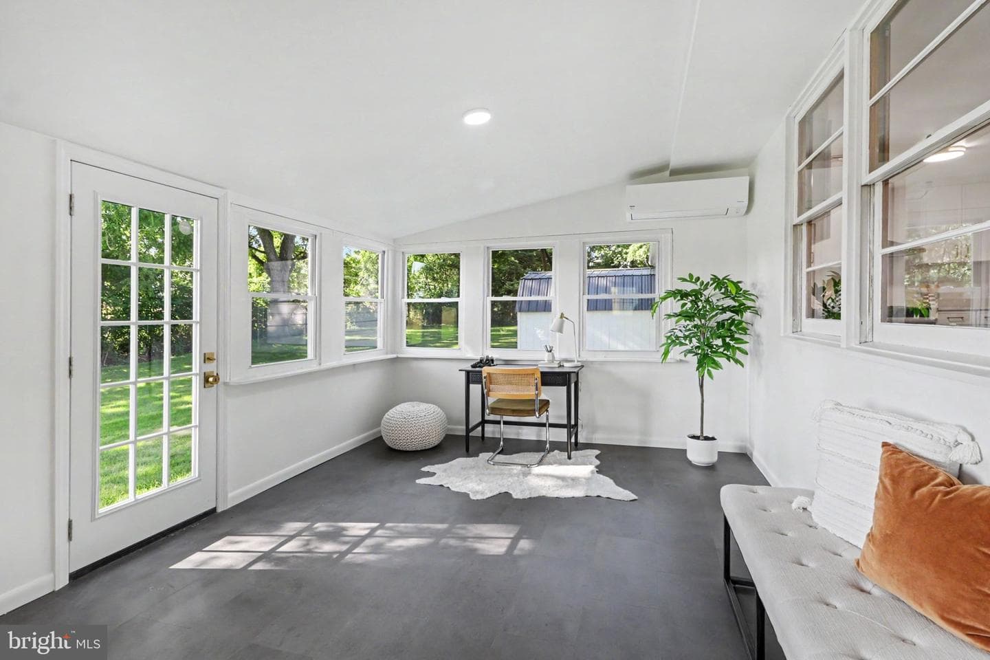 222 Robin Road photo 17