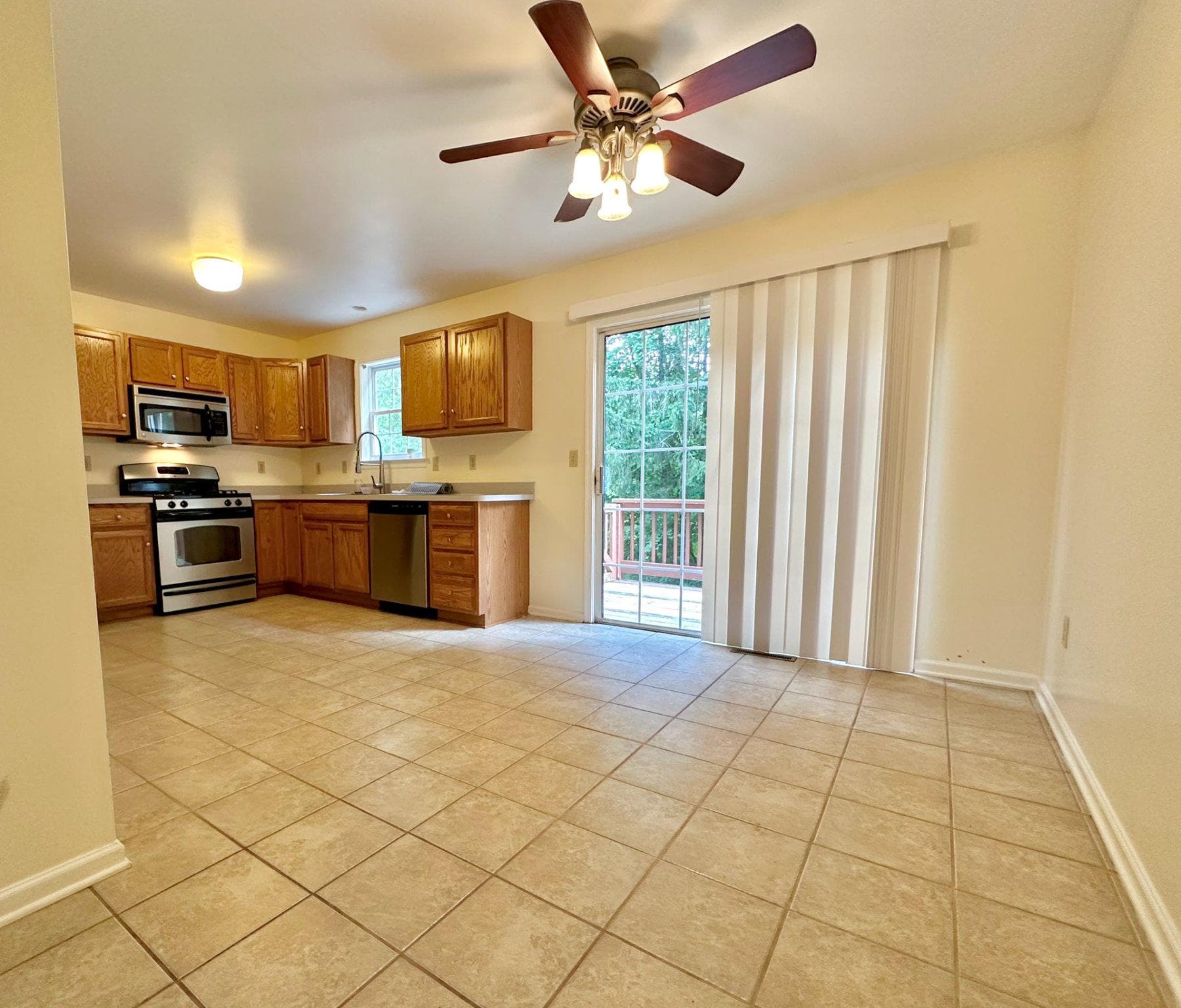 556 Downington Court photo 7