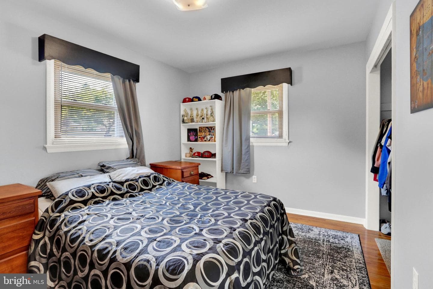 6207 Catherine Street photo 26