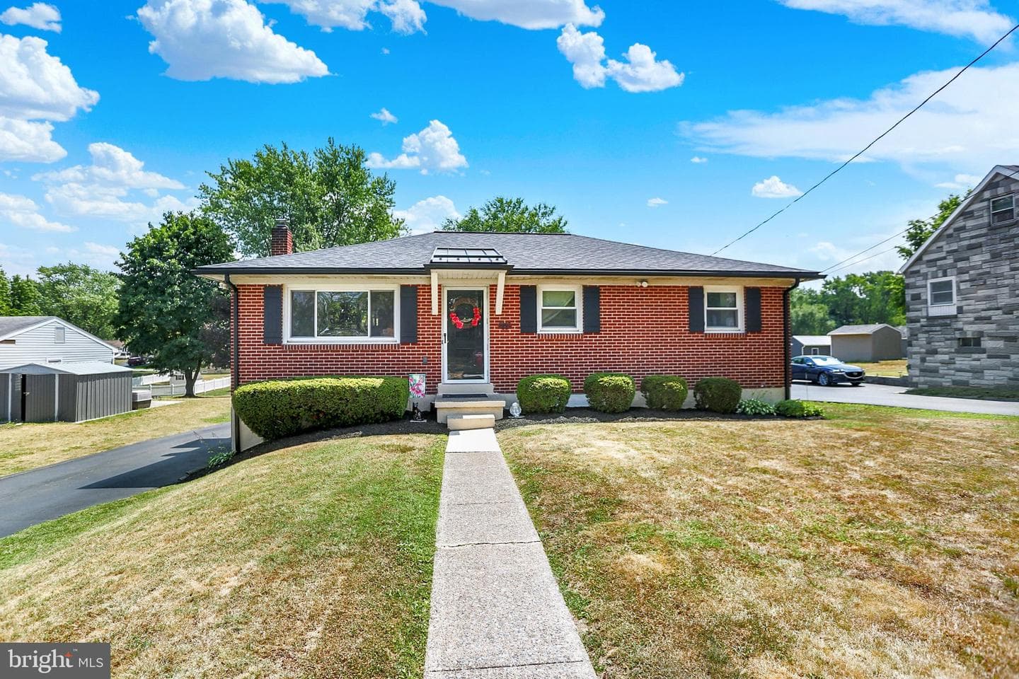 6207 Catherine Street photo 4