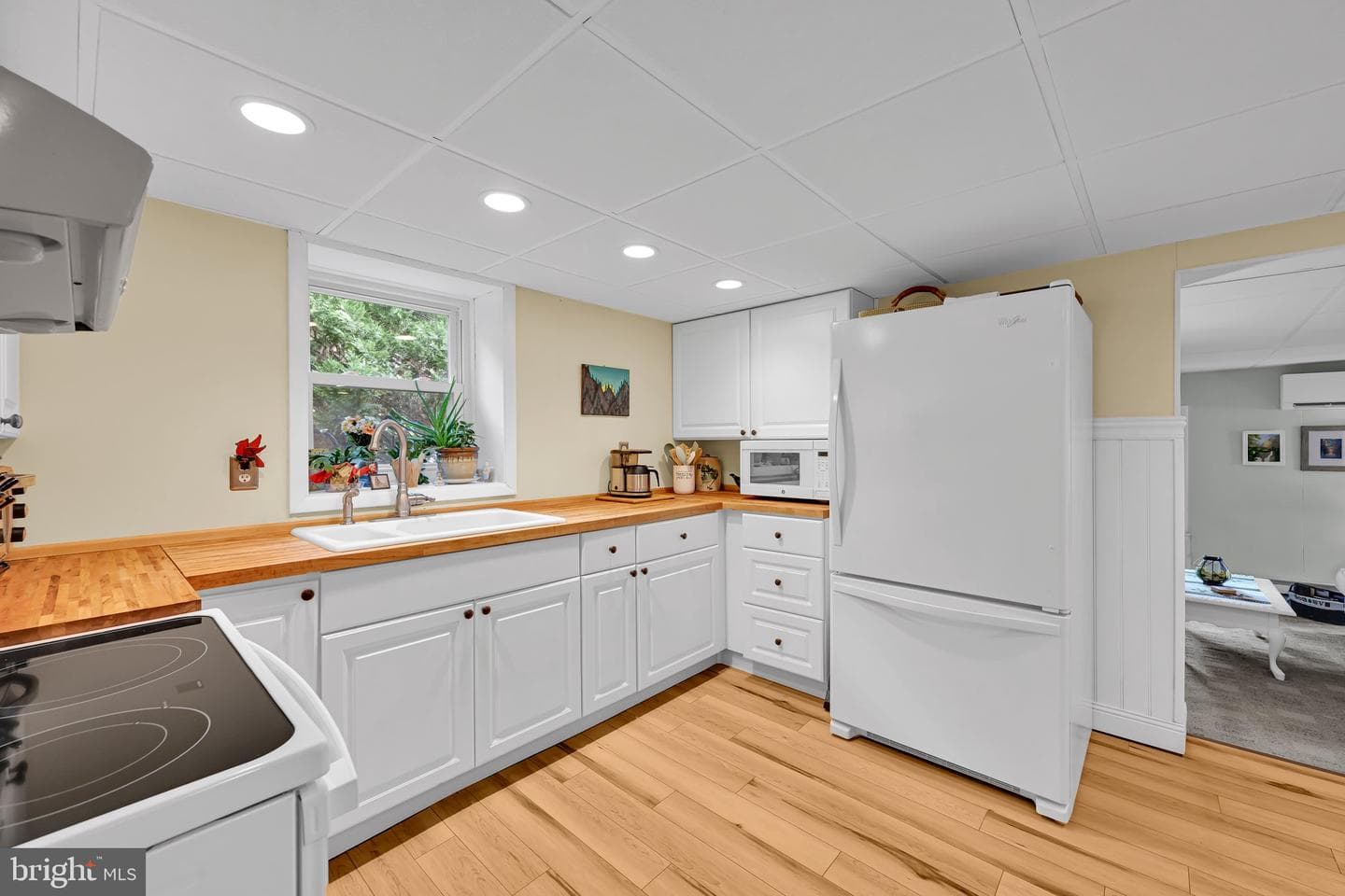 8 Sycamore Road photo 27