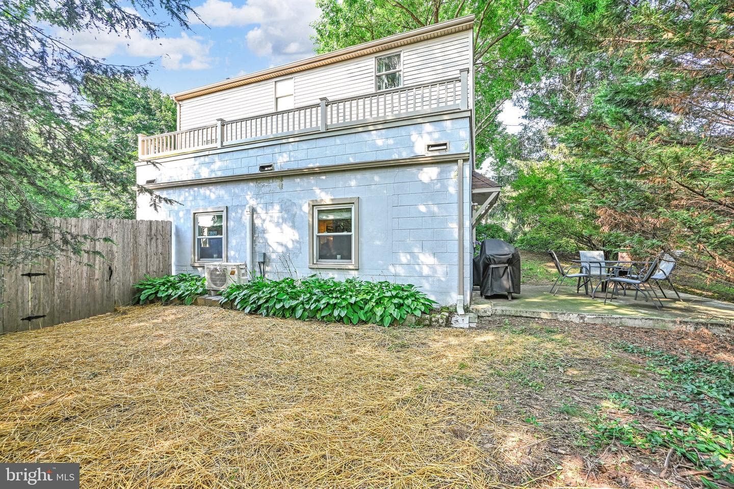 8 Sycamore Road photo 41