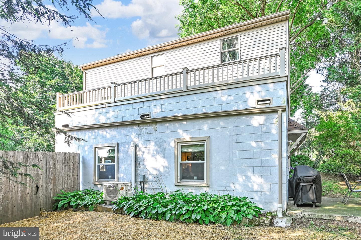 8 Sycamore Road photo 42