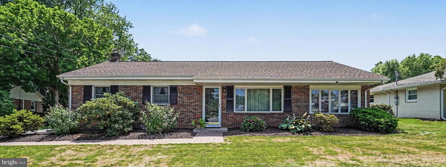 302 Robin Road, Hershey
