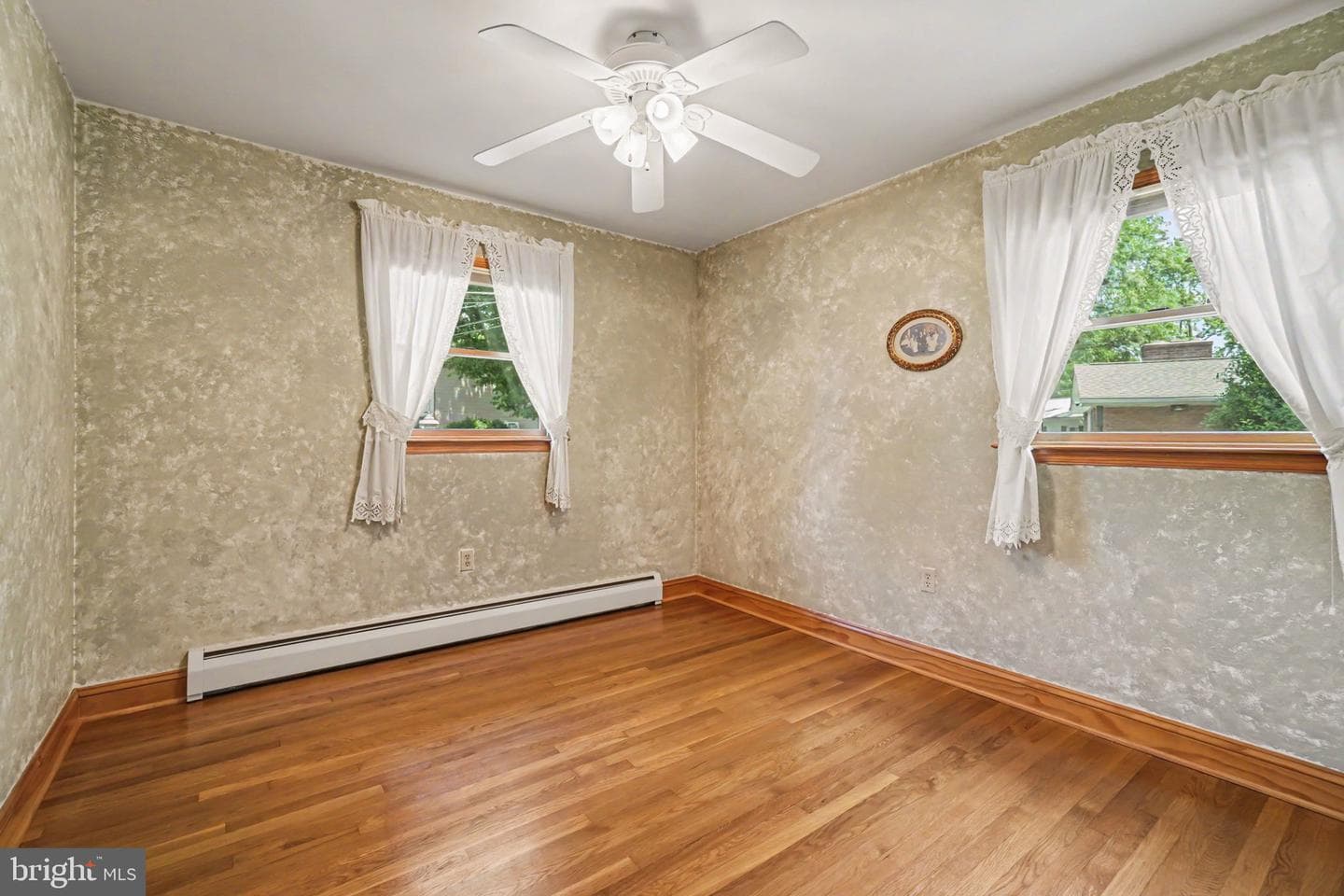 302 Robin Road photo 12