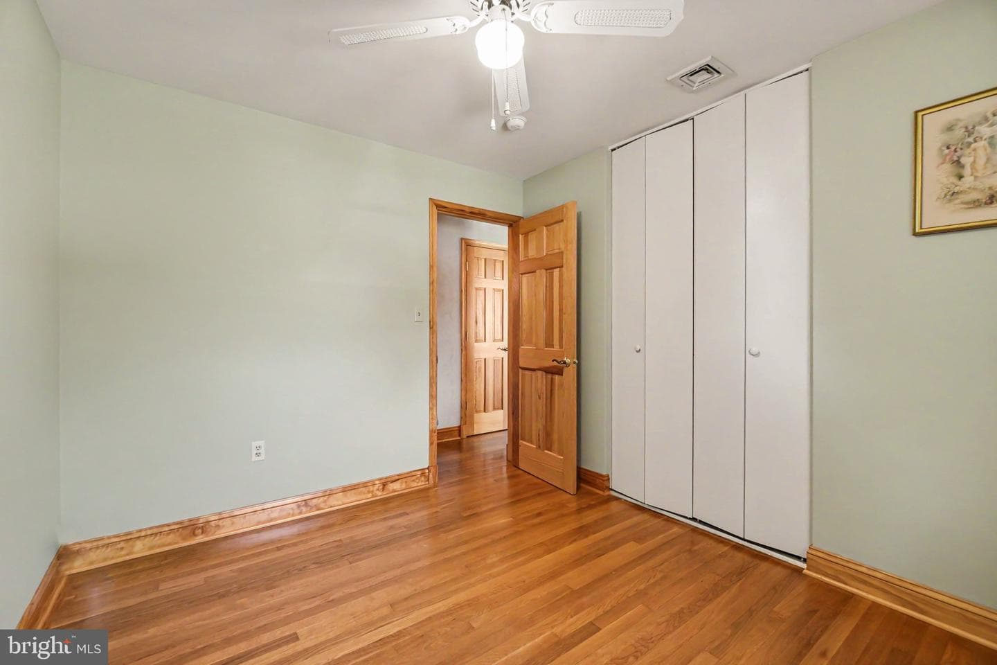 302 Robin Road photo 14