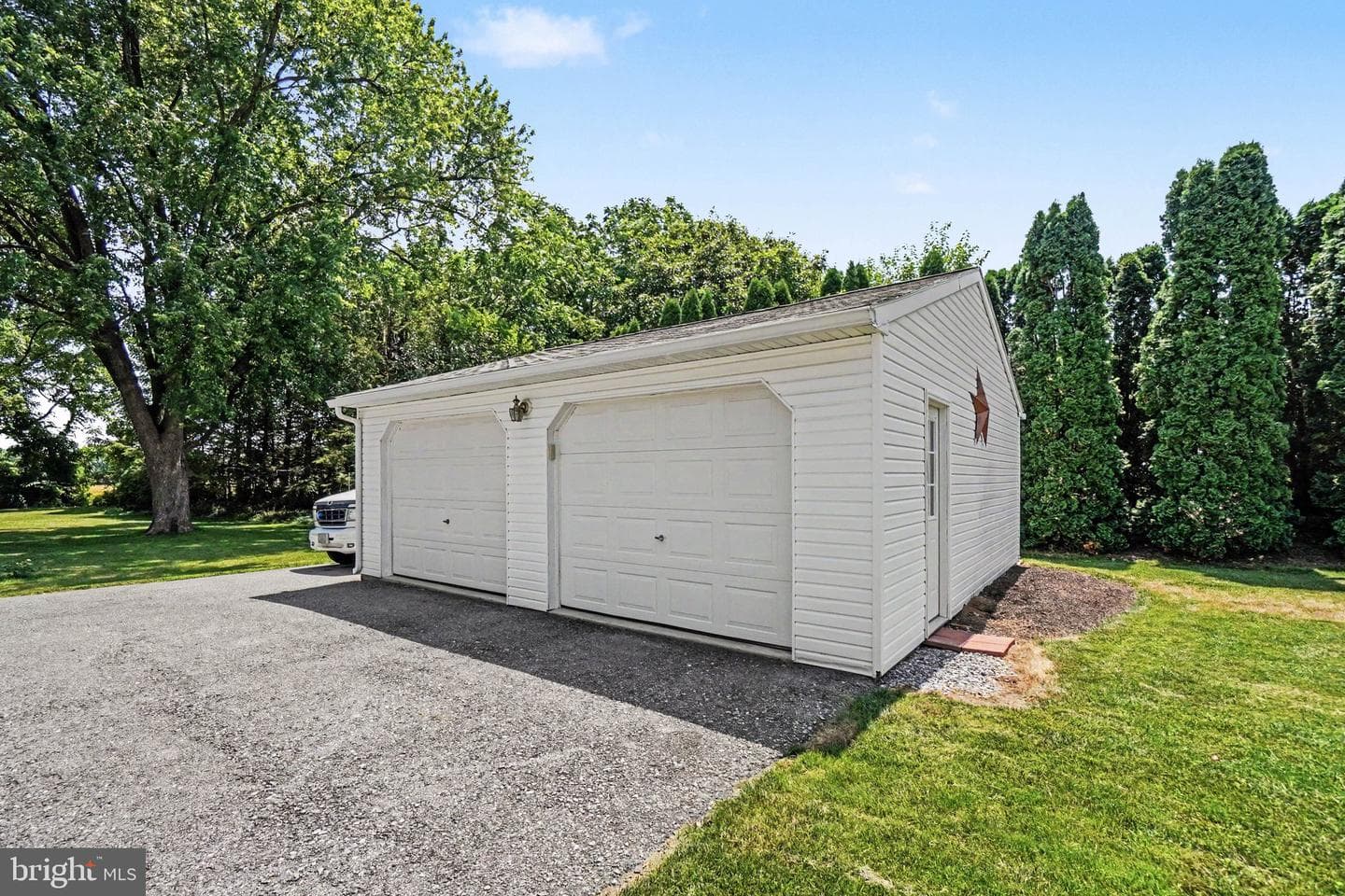 302 Robin Road photo 17