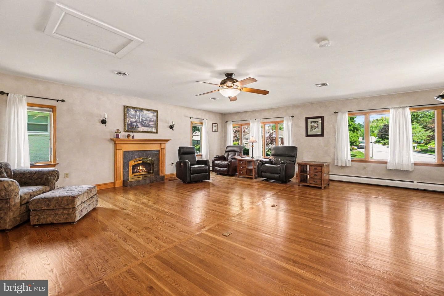 302 Robin Road photo 5