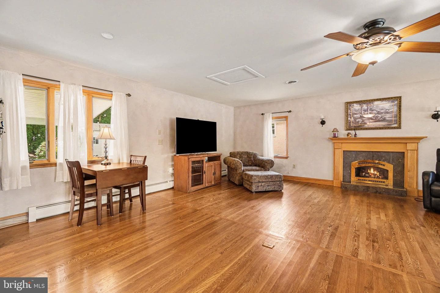 302 Robin Road photo 6
