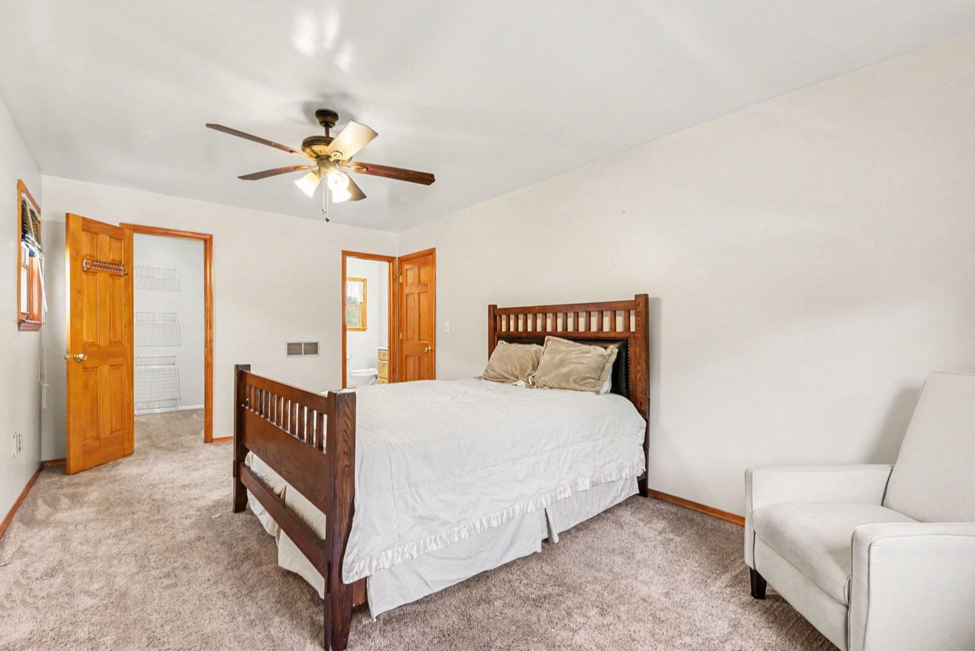 992 Martin Lane photo 23