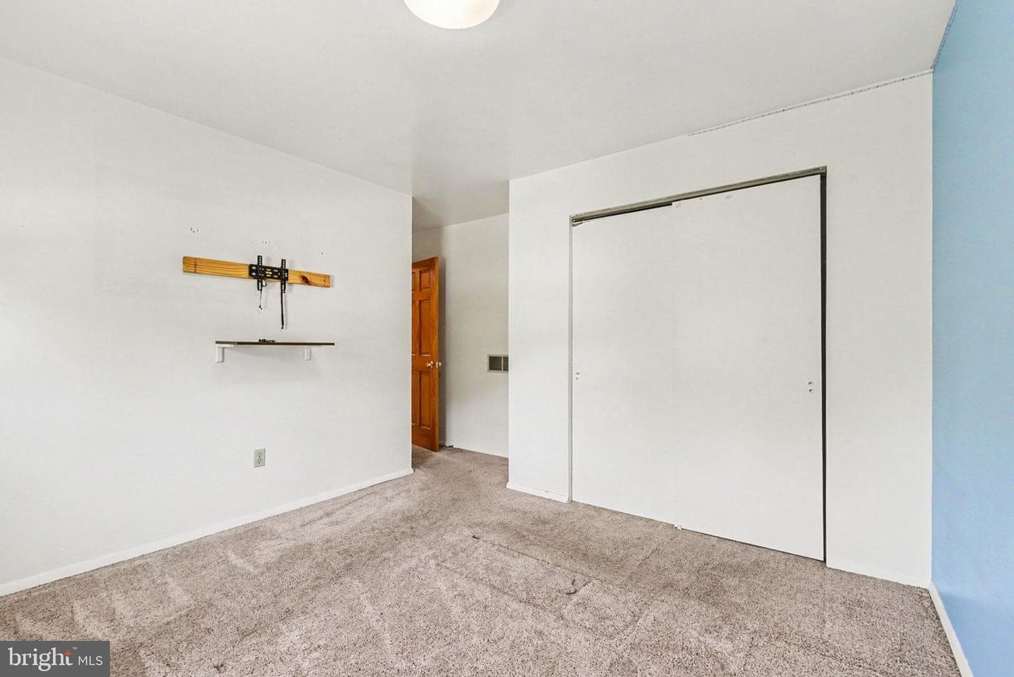 992 Martin Lane photo 28