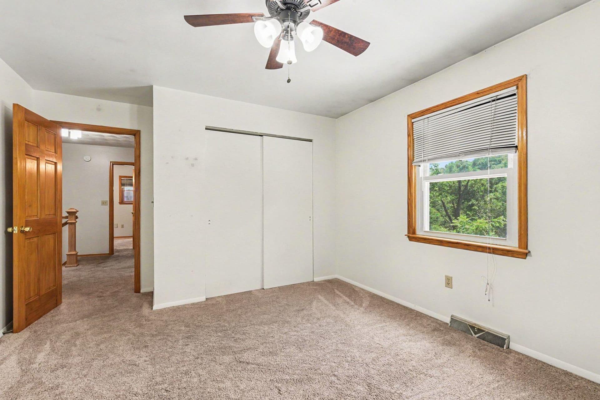 992 Martin Lane photo 34