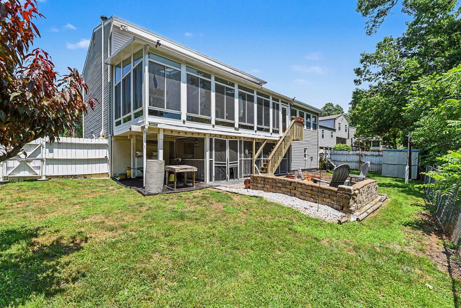 992 Martin Lane photo 40