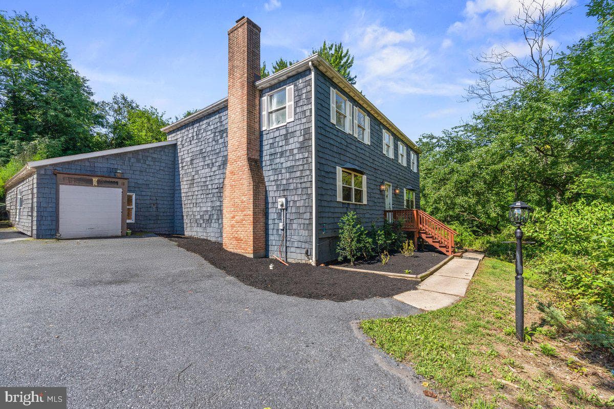 4317 Winthrop Drive photo 3