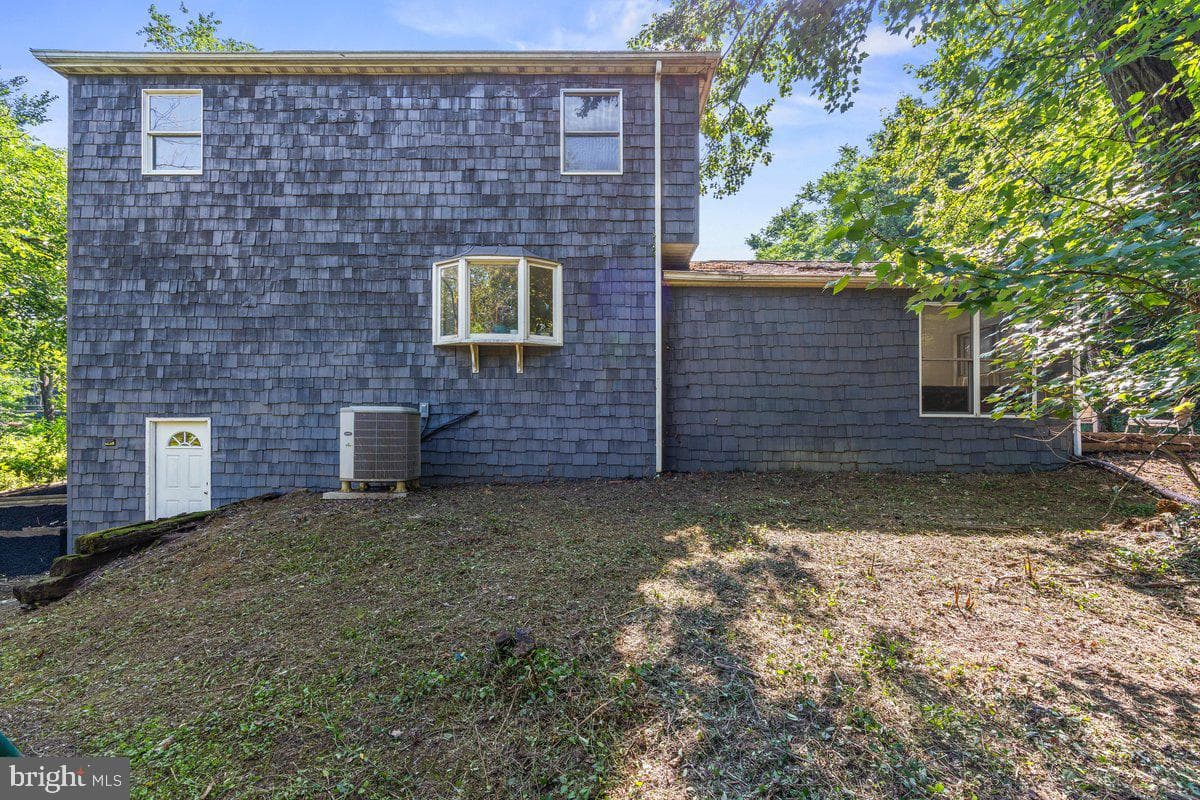 4317 Winthrop Drive photo 4