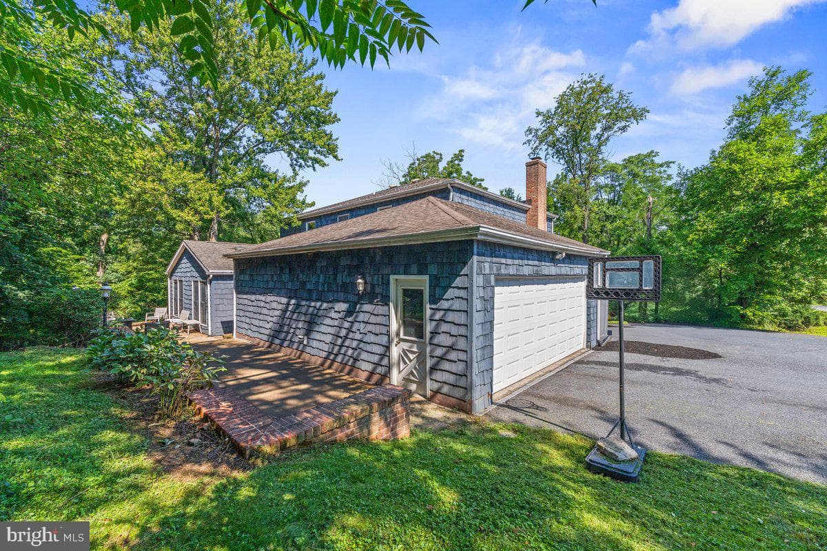 4317 Winthrop Drive photo 5