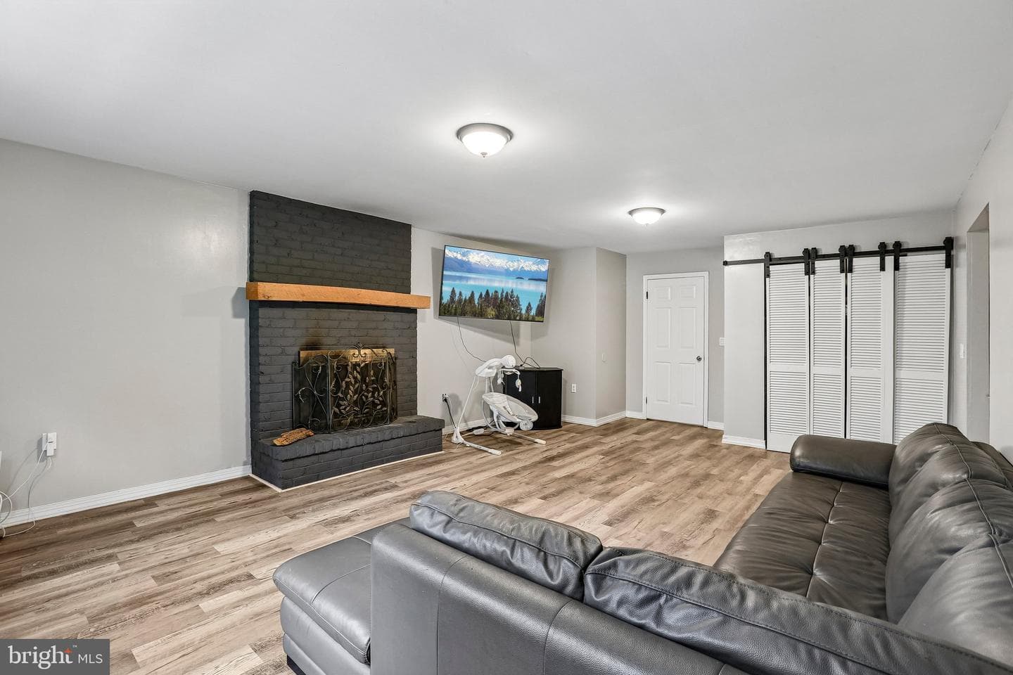 4317 Winthrop Drive photo 9