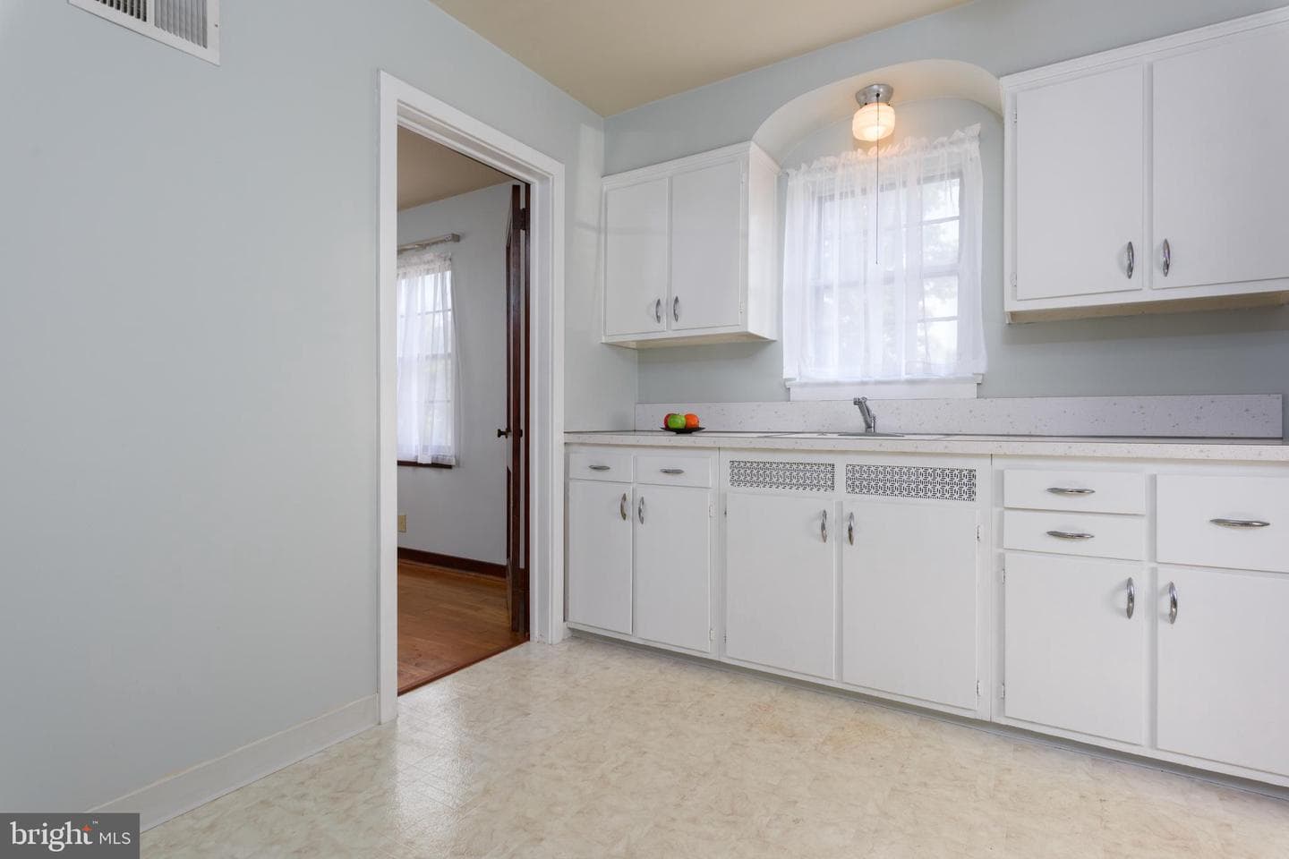 3755 Montour Street photo 17