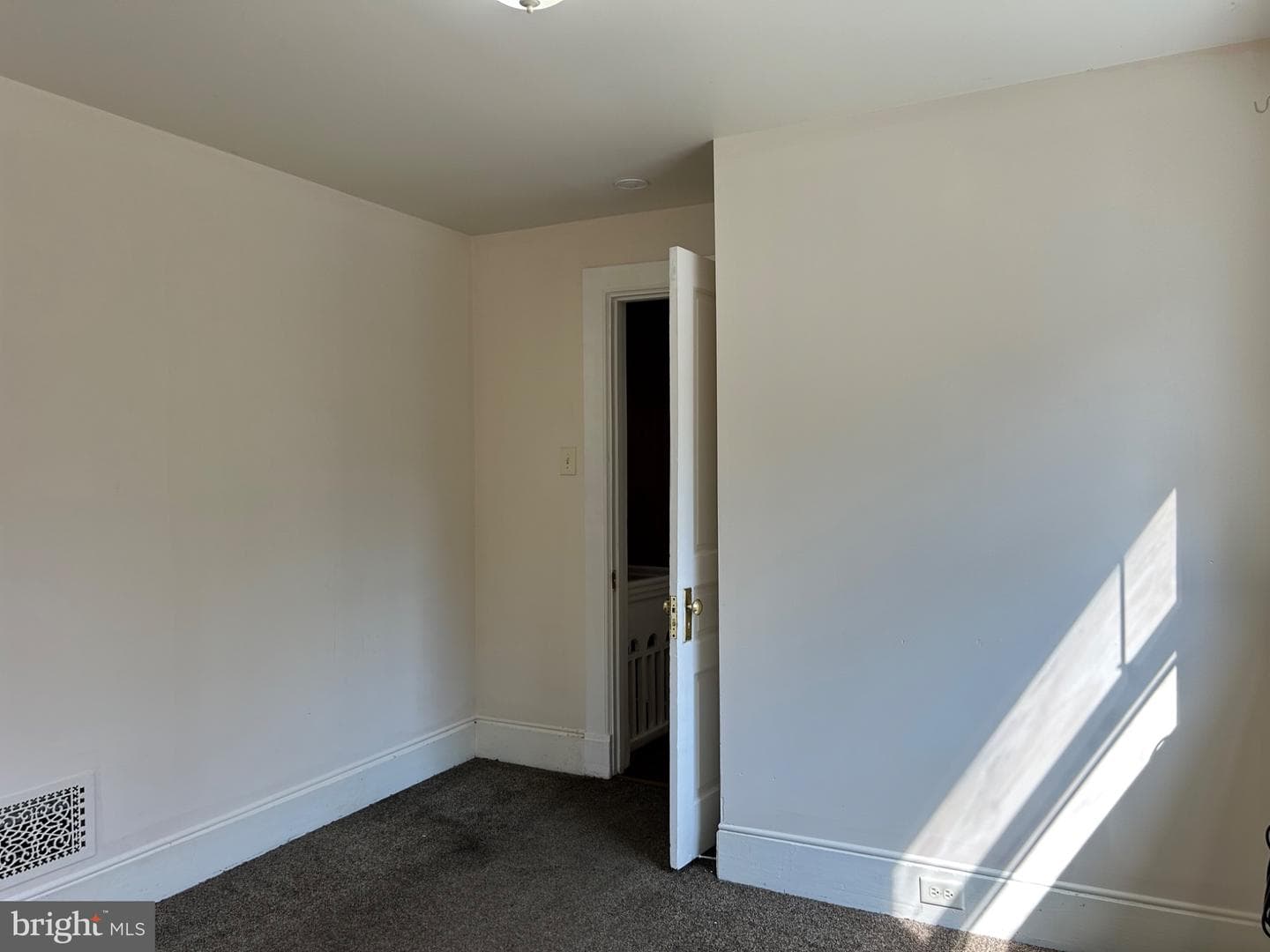 1502 Allison Street photo 18