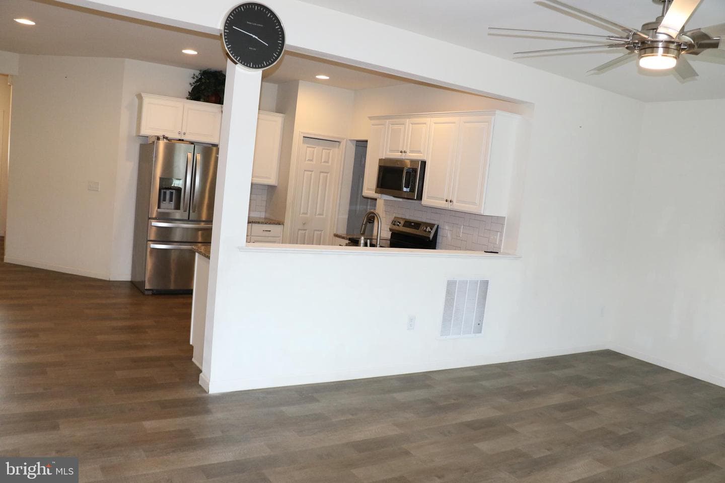 803 Anthony Drive photo 6