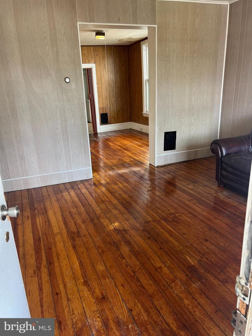 2042 Berryhill Street photo 3