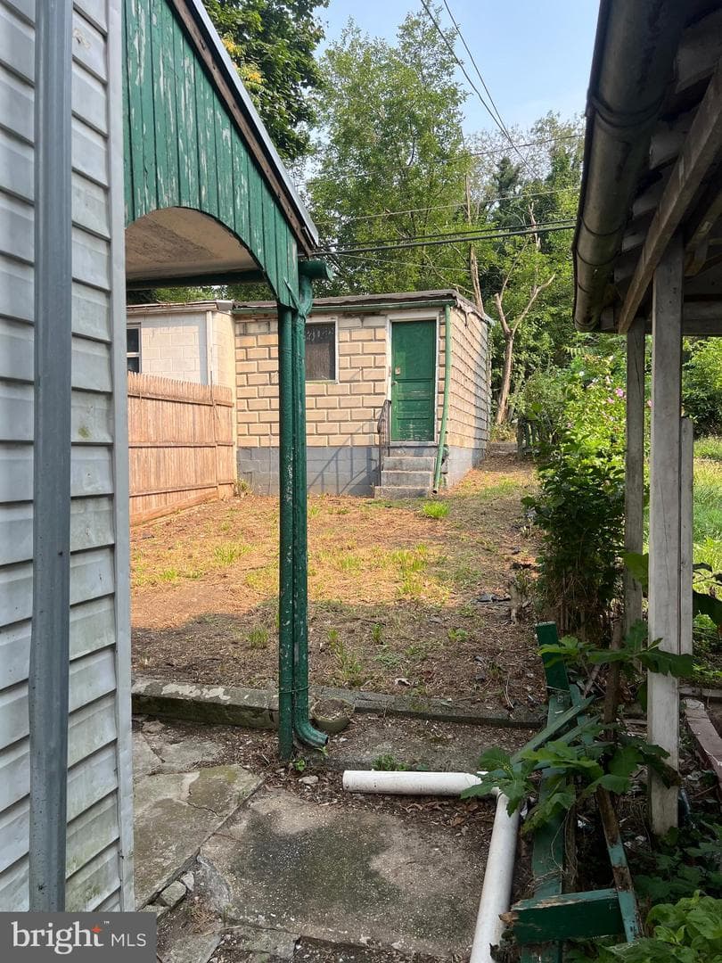 2042 Berryhill Street photo 30
