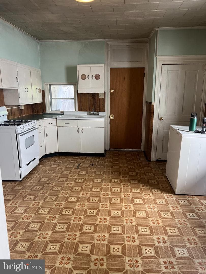 2042 Berryhill Street photo 9