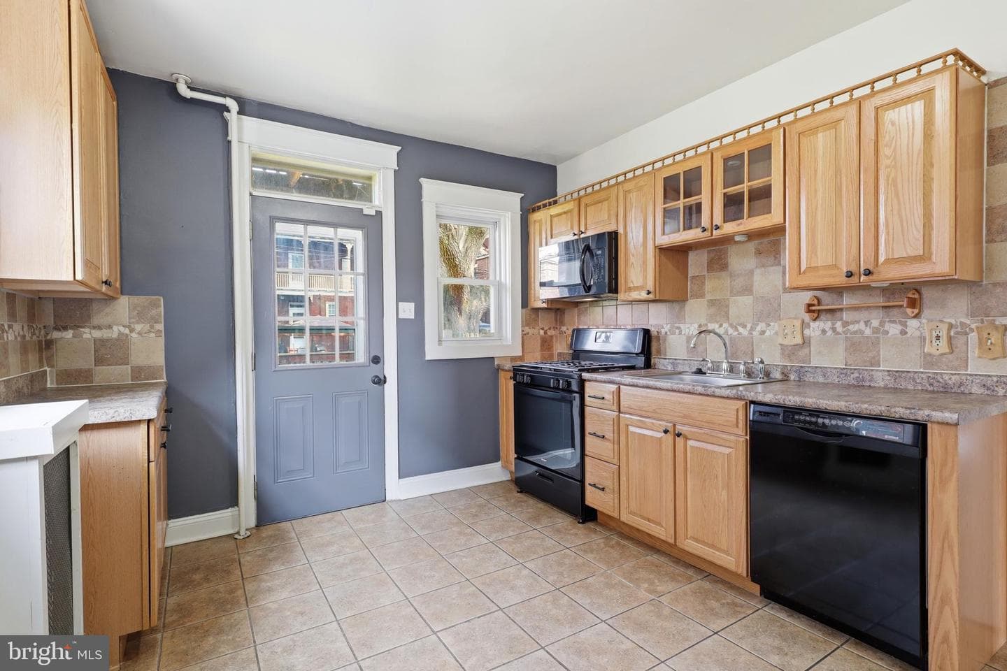 2727 N 5th Street photo 9