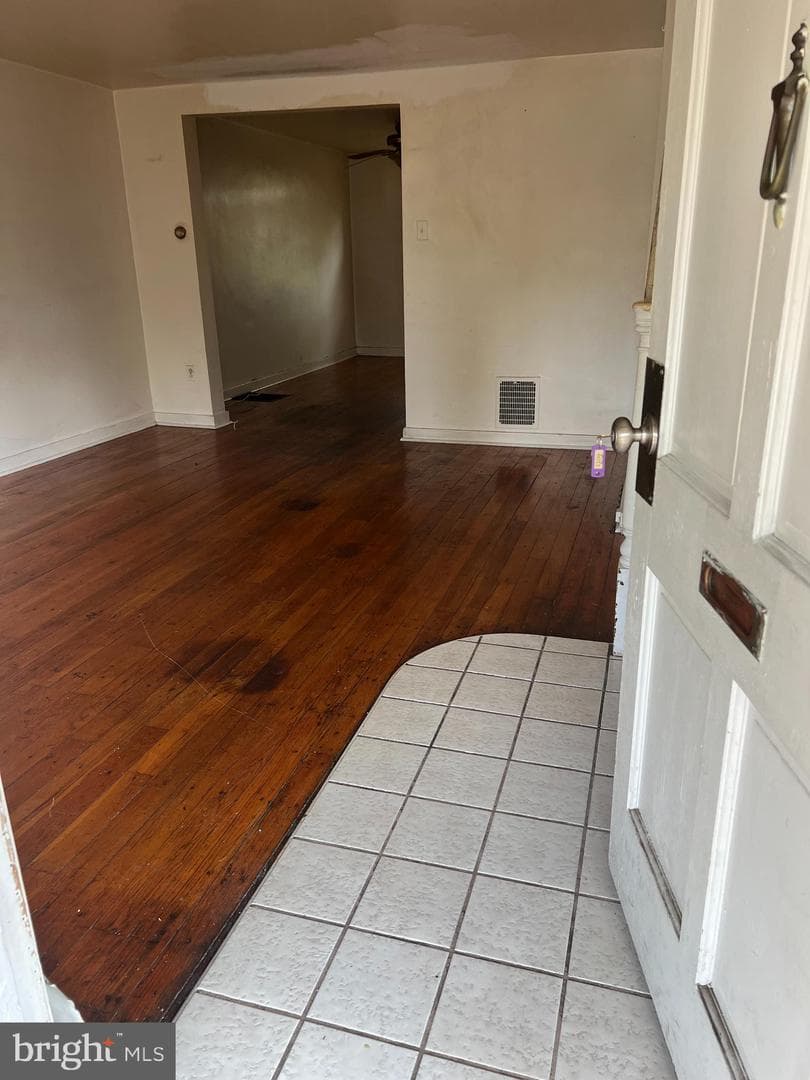 2204 Berryhill Street photo 4