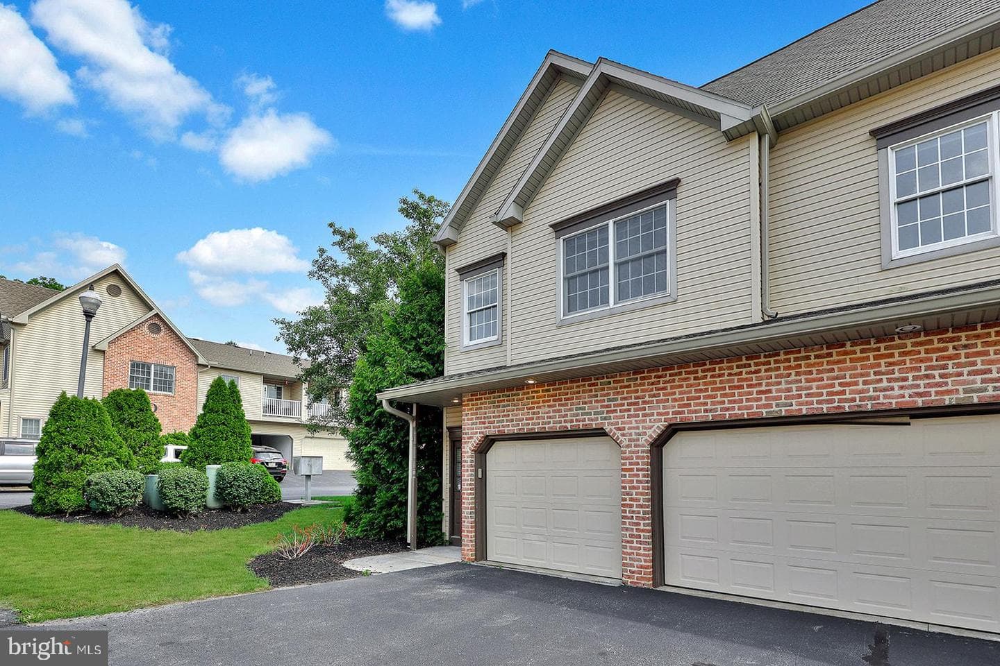 4545 Deer Path Road photo 3