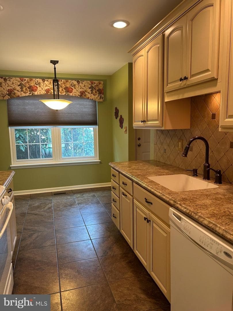 6262 Spring Knoll Drive photo 7