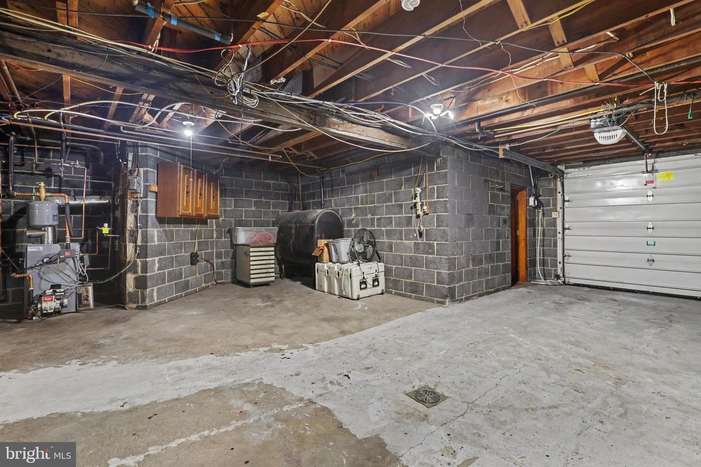 210 Greenwood Court photo 23