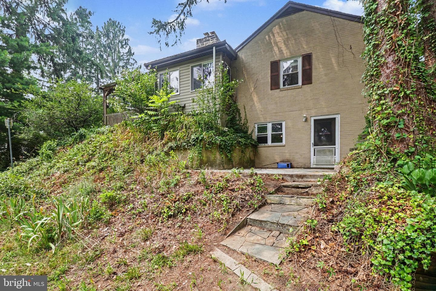 210 Greenwood Court photo 25