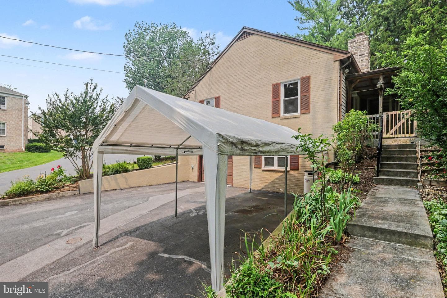 210 Greenwood Court photo 29