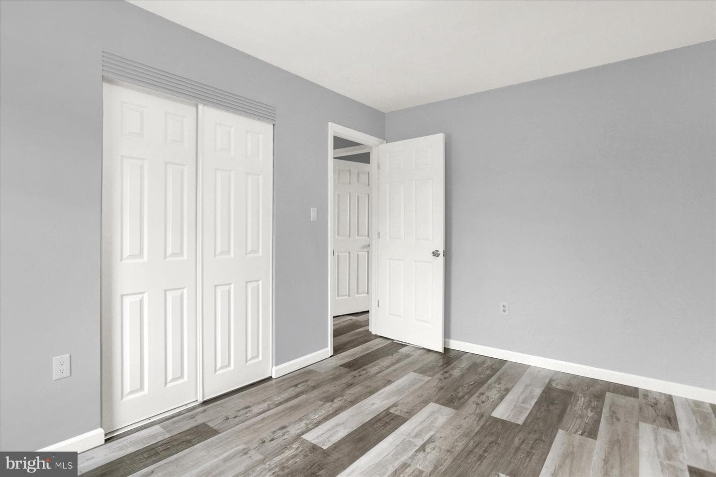 6255 Warren Avenue photo 15
