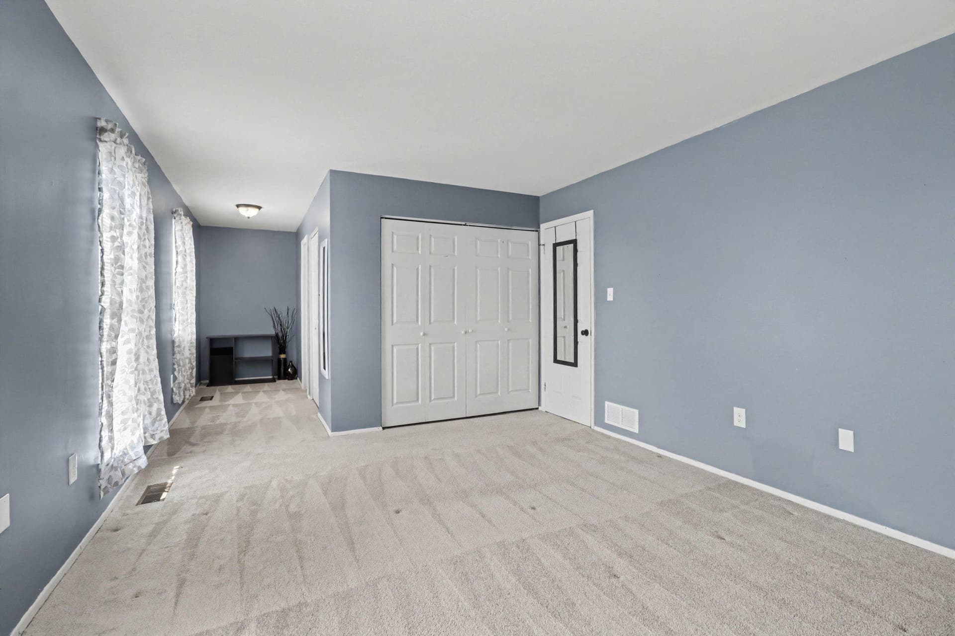 122 Huntley Drive photo 18