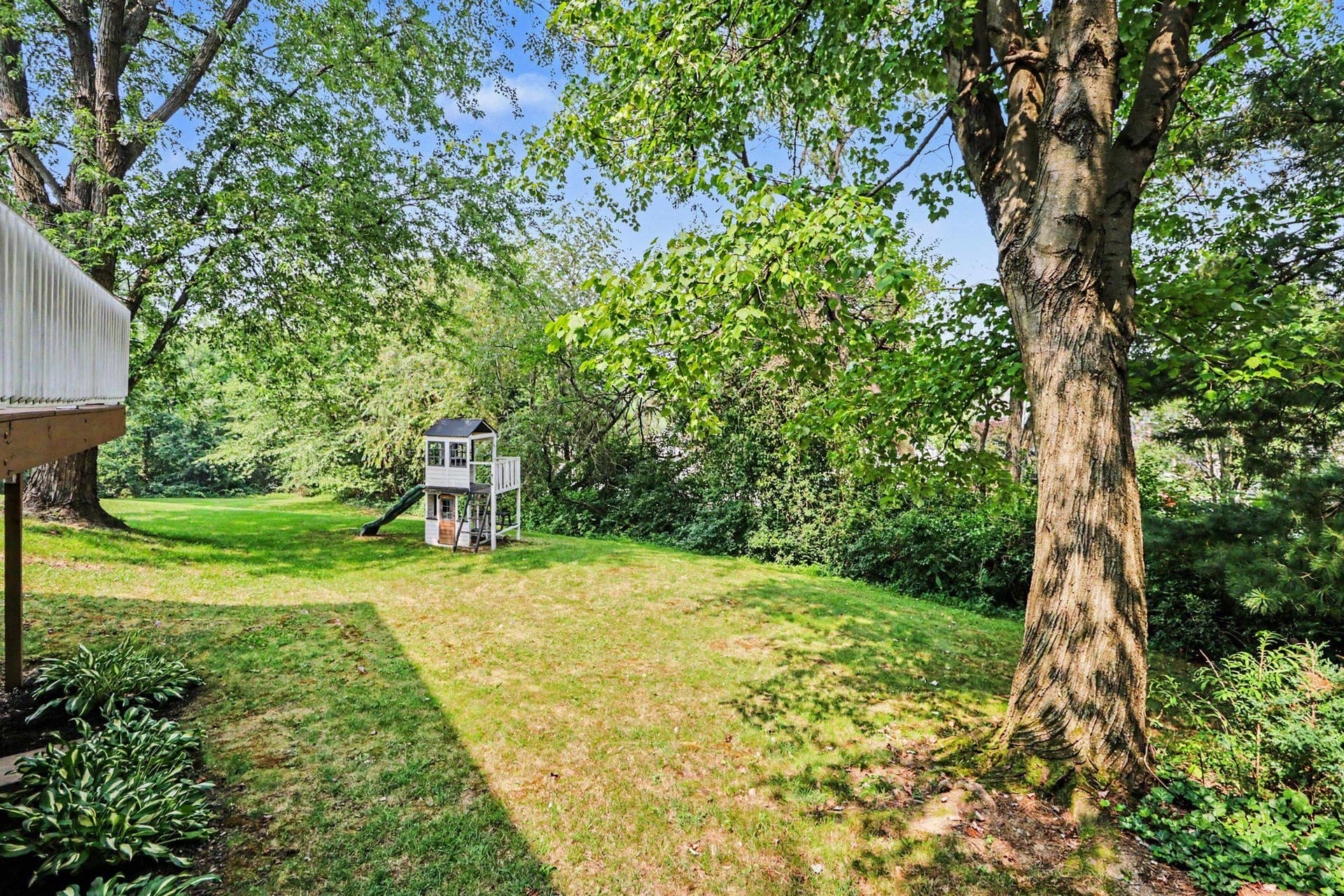 122 Huntley Drive photo 26
