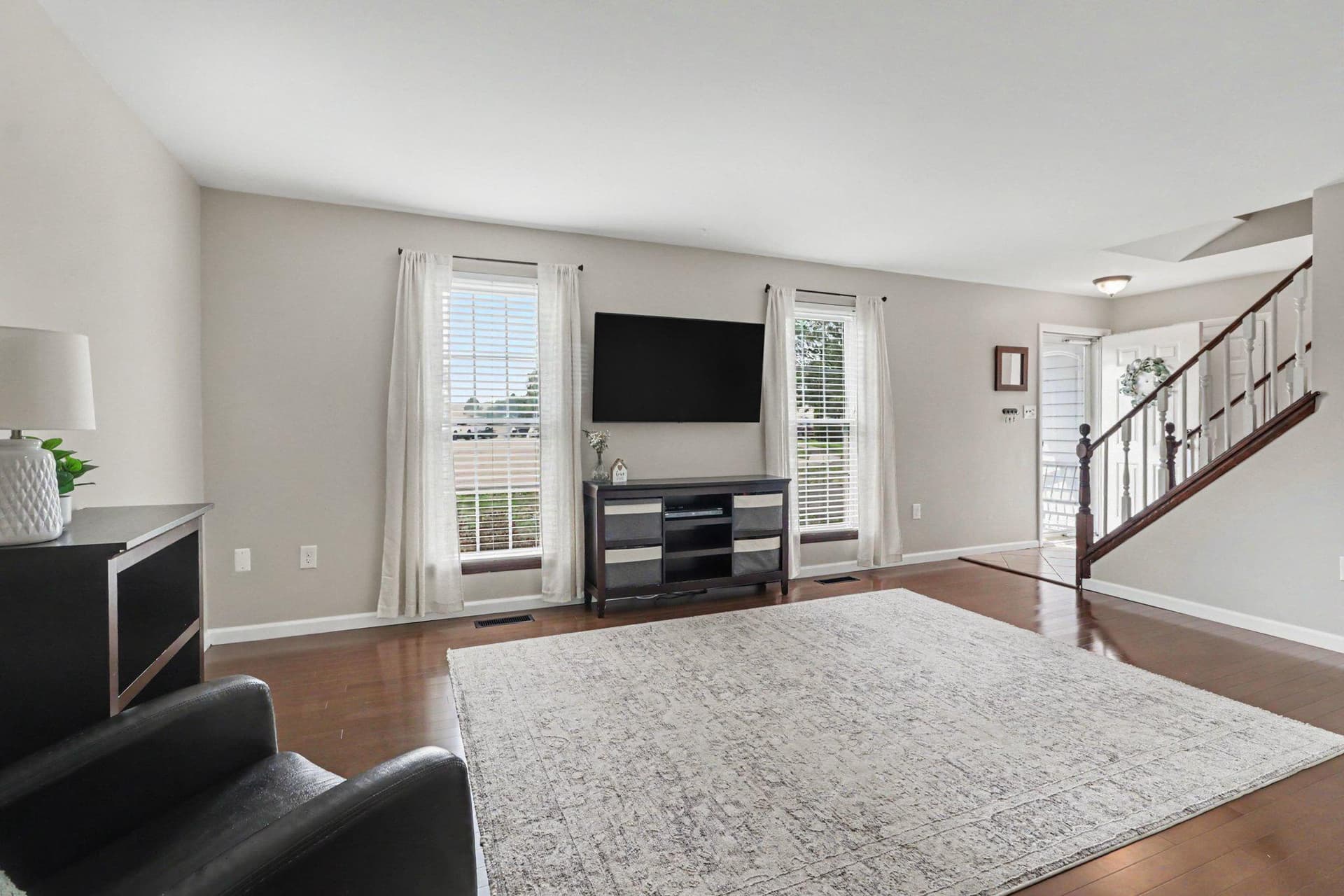122 Huntley Drive photo 4