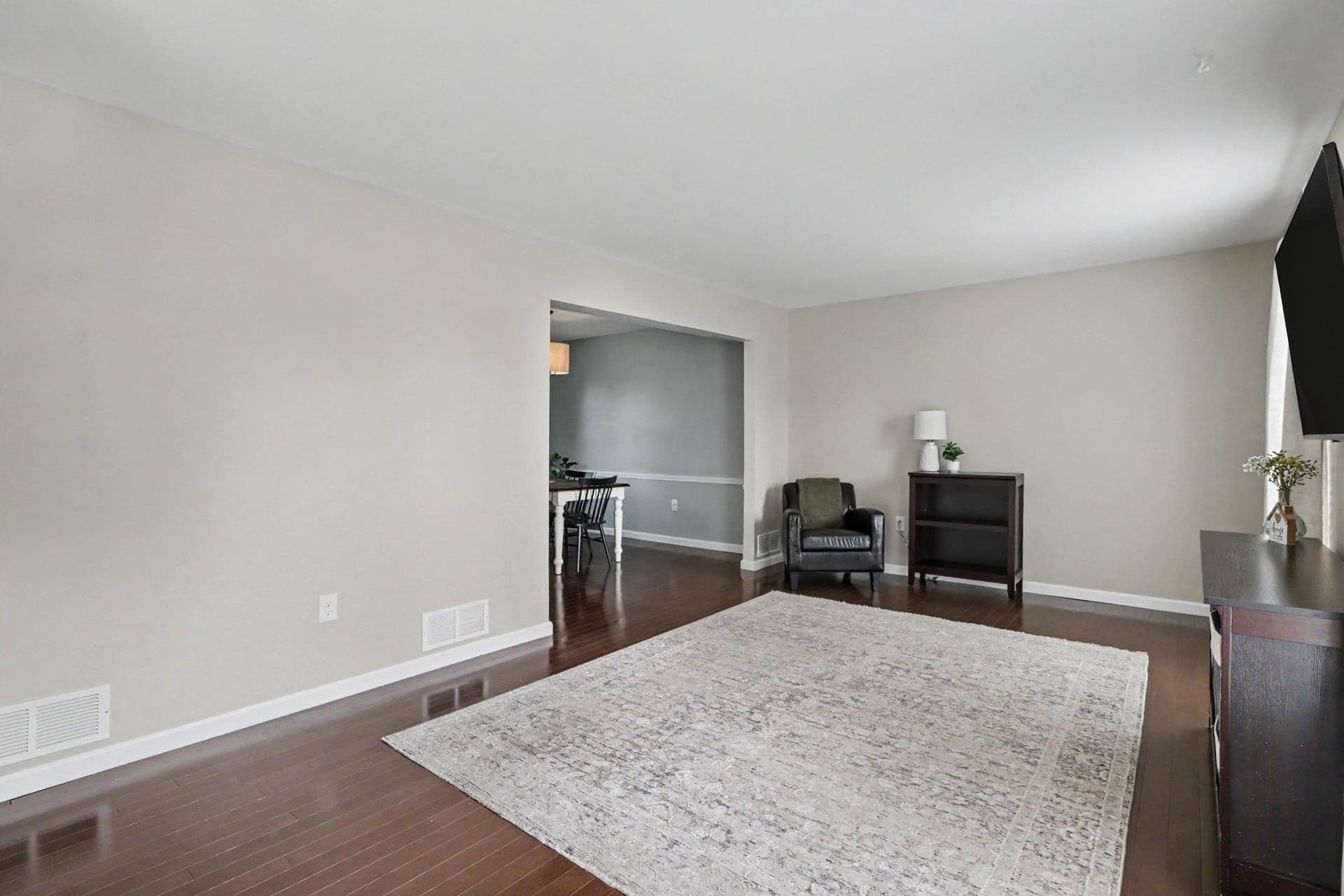 122 Huntley Drive photo 5