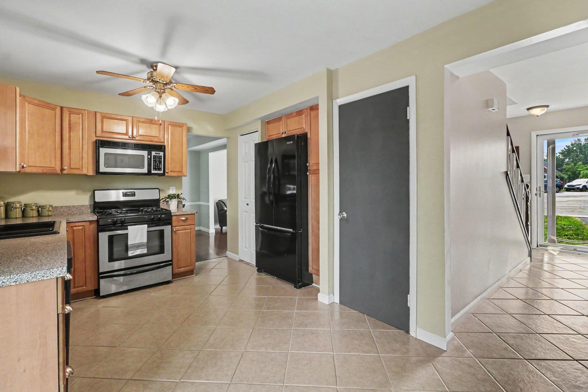 122 Huntley Drive photo 8