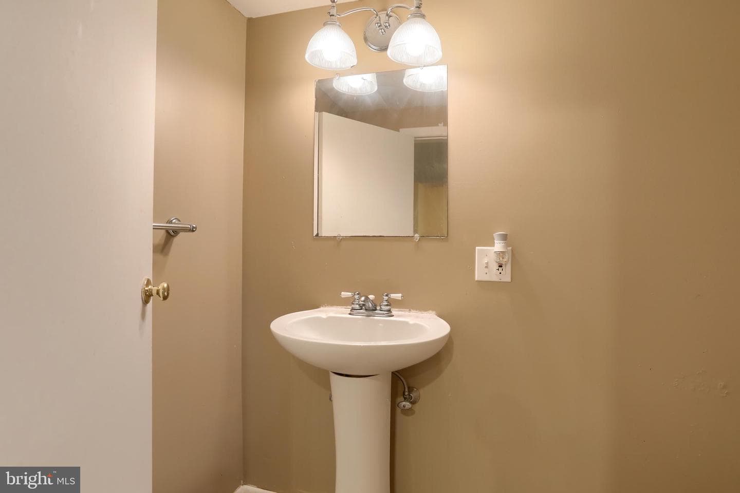 3312 Spring Street photo 18