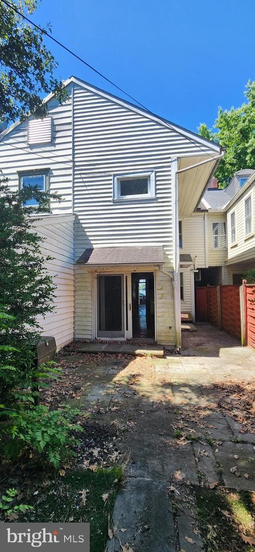 623 S Front Street photo 4
