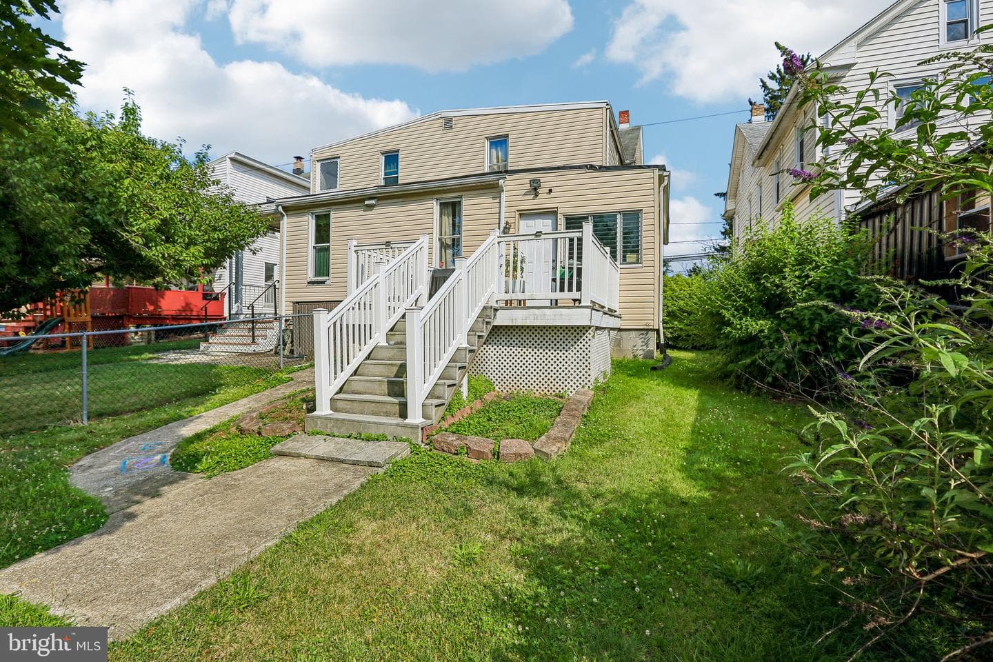 2450 Elm Street photo 22
