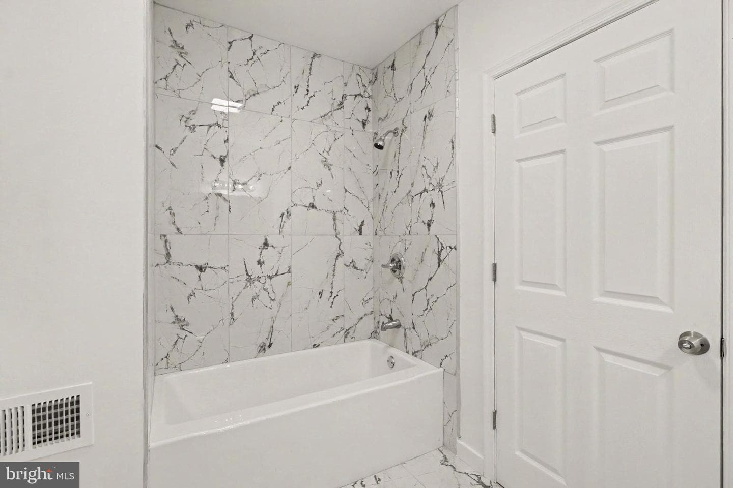 2020 Briggs Street photo 16