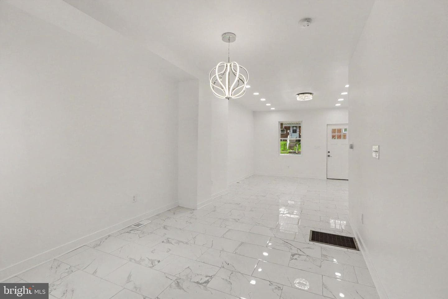 2020 Briggs Street photo 8