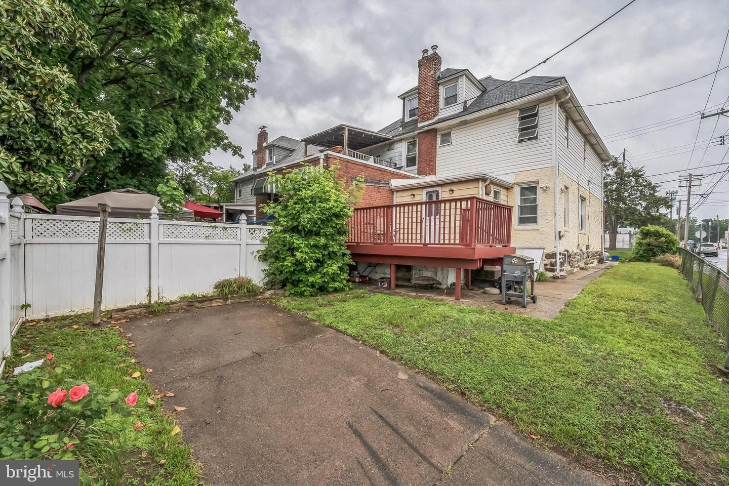 222 Holly Street photo 3